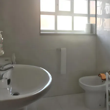 Spacious In With Balcony Apartment Laxe