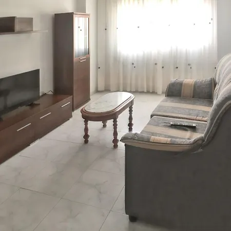 Spacious In With Balcony Apartment *